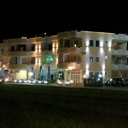 Grandino Rooms & Apartments Ulcinj Buitenkant foto