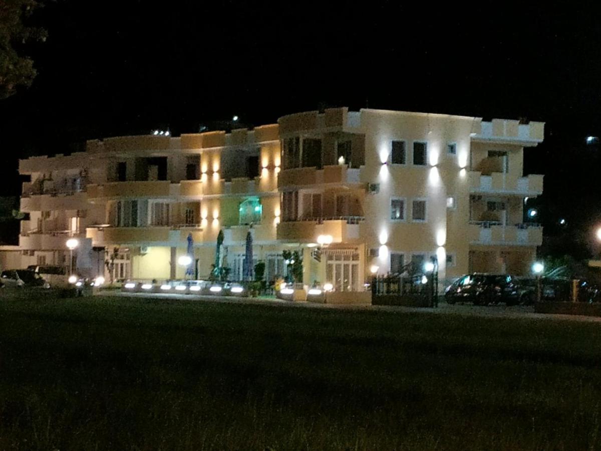 Grandino Rooms & Apartments Ulcinj Buitenkant foto