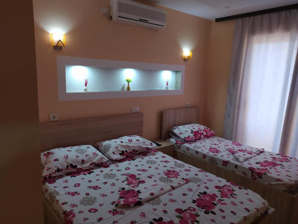 Grandino Rooms & Apartments Ulcinj Buitenkant foto