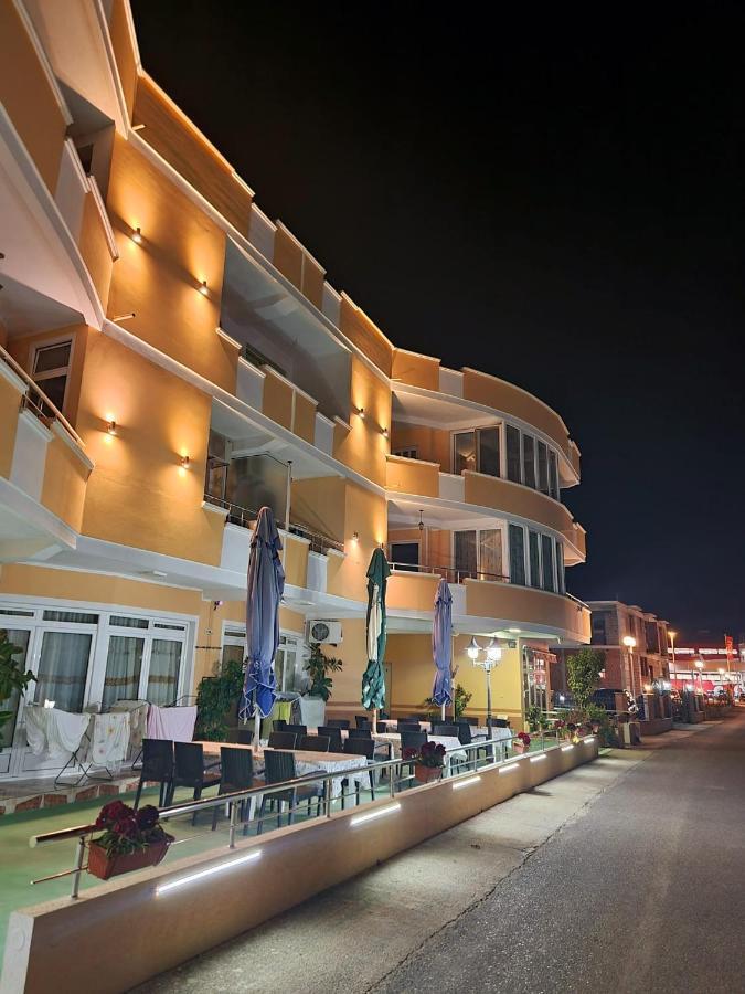 Grandino Rooms & Apartments Ulcinj Buitenkant foto