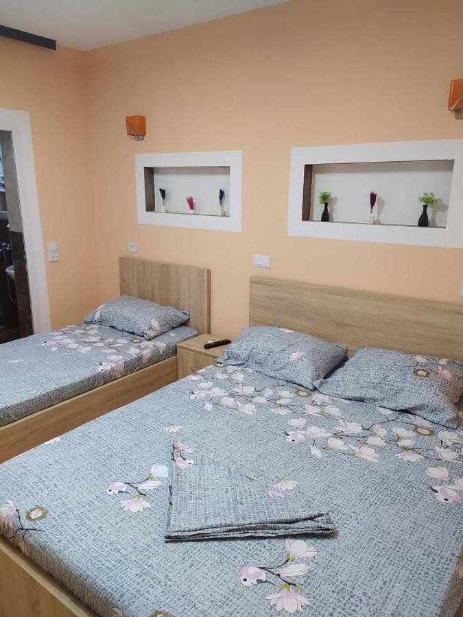Grandino Rooms & Apartments Ulcinj Buitenkant foto