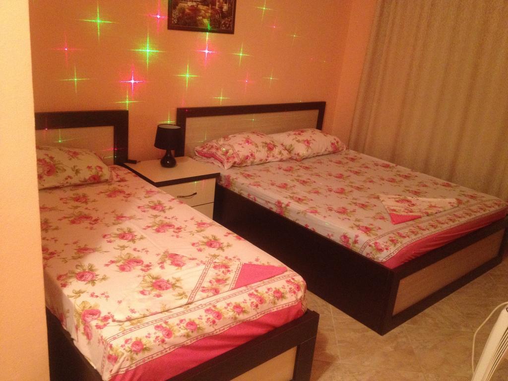 Grandino Rooms & Apartments Ulcinj Buitenkant foto
