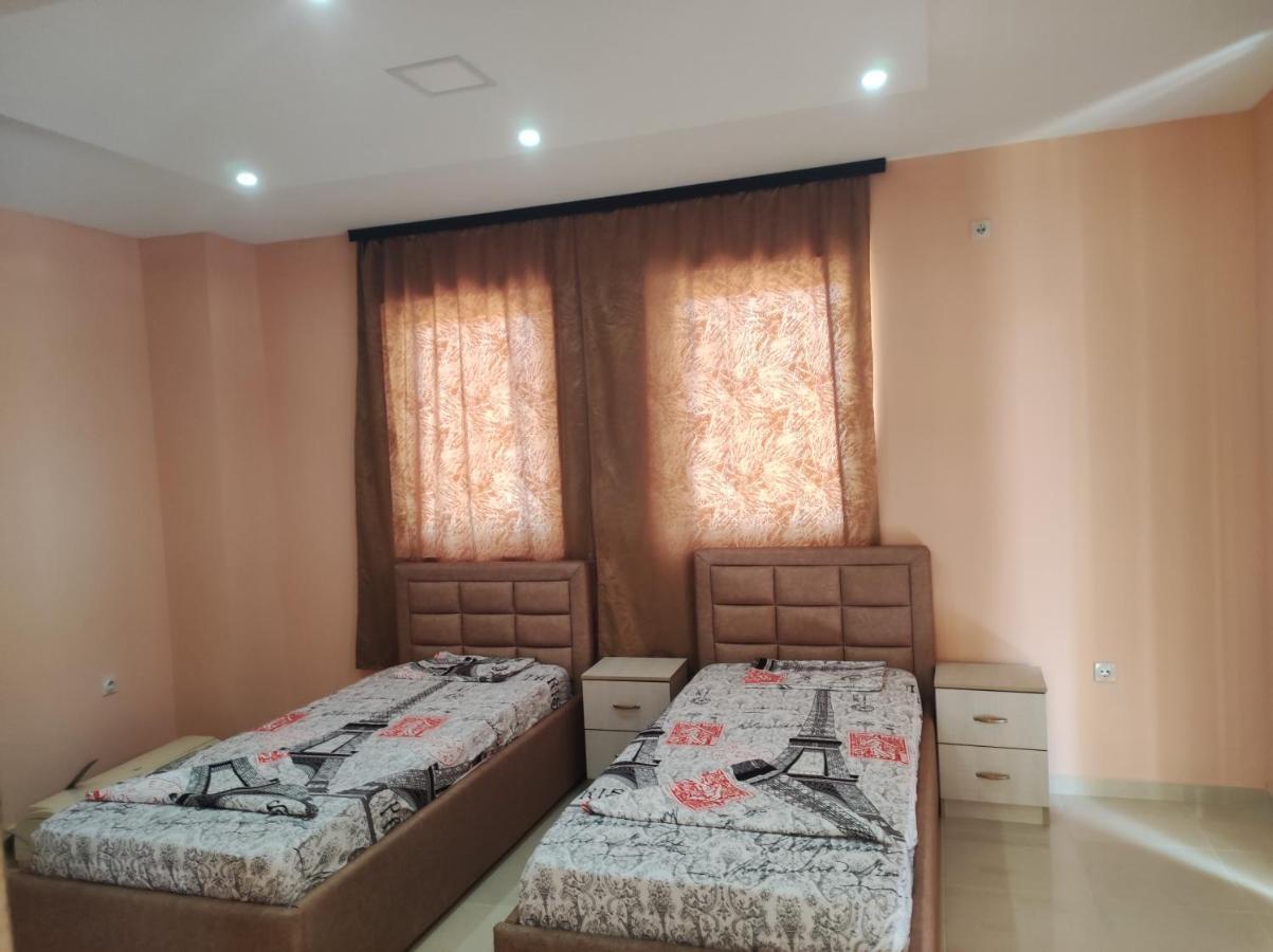 Grandino Rooms & Apartments Ulcinj Buitenkant foto