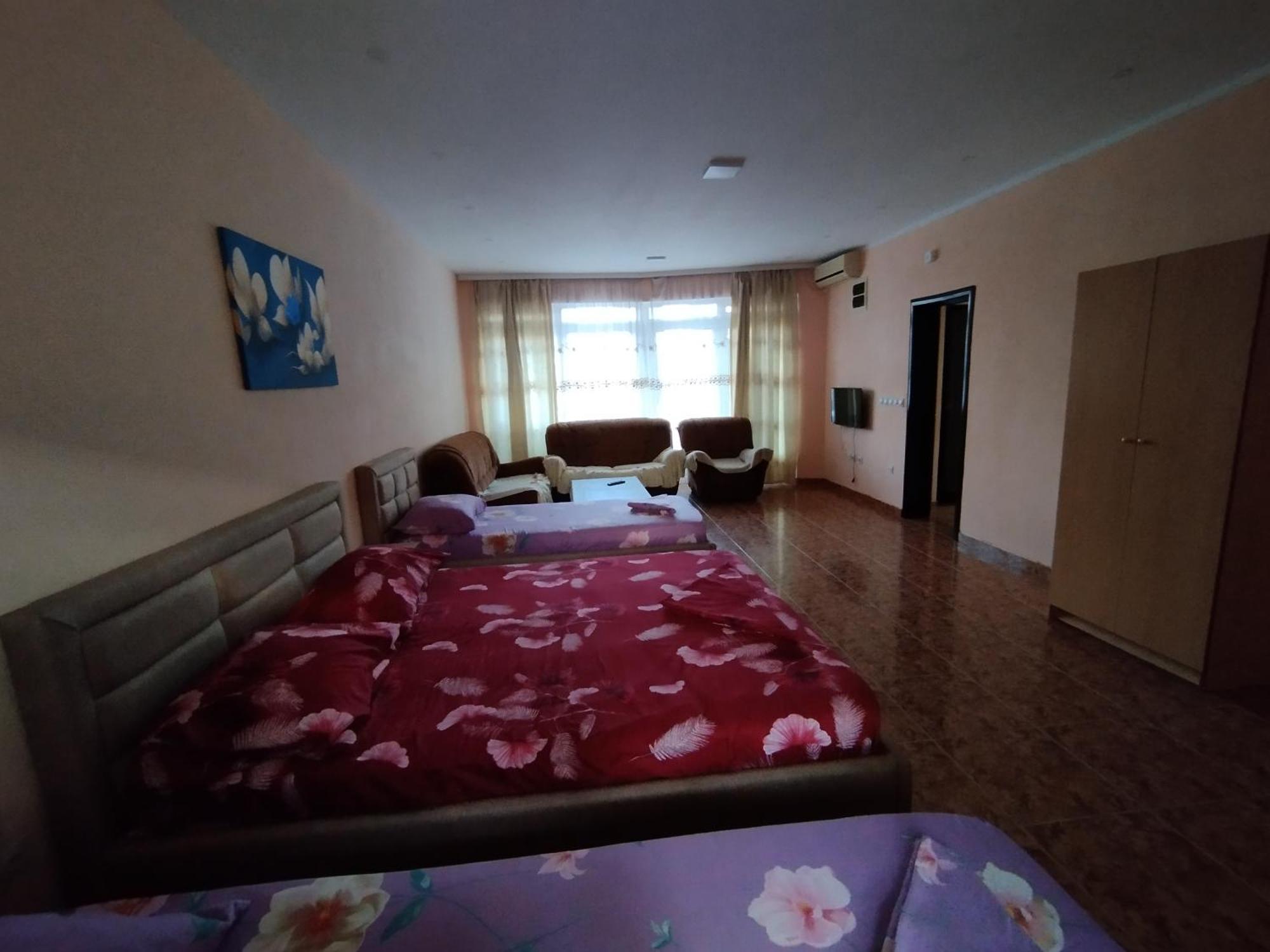 Grandino Rooms & Apartments Ulcinj Buitenkant foto
