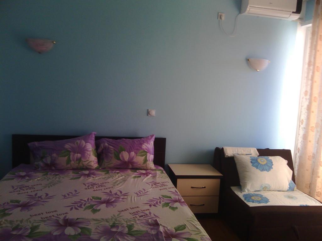 Grandino Rooms & Apartments Ulcinj Buitenkant foto