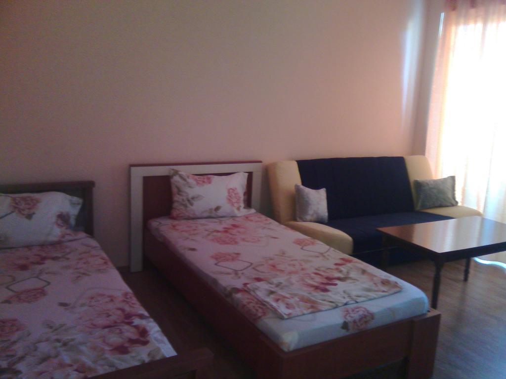 Grandino Rooms & Apartments Ulcinj Buitenkant foto